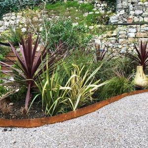 Delimitación de jardín en acero EDGE.